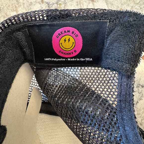 NWT Black trucker hat with the Text "Tequilla Lime sunshine "in gold glitter - Picture 11 of 12